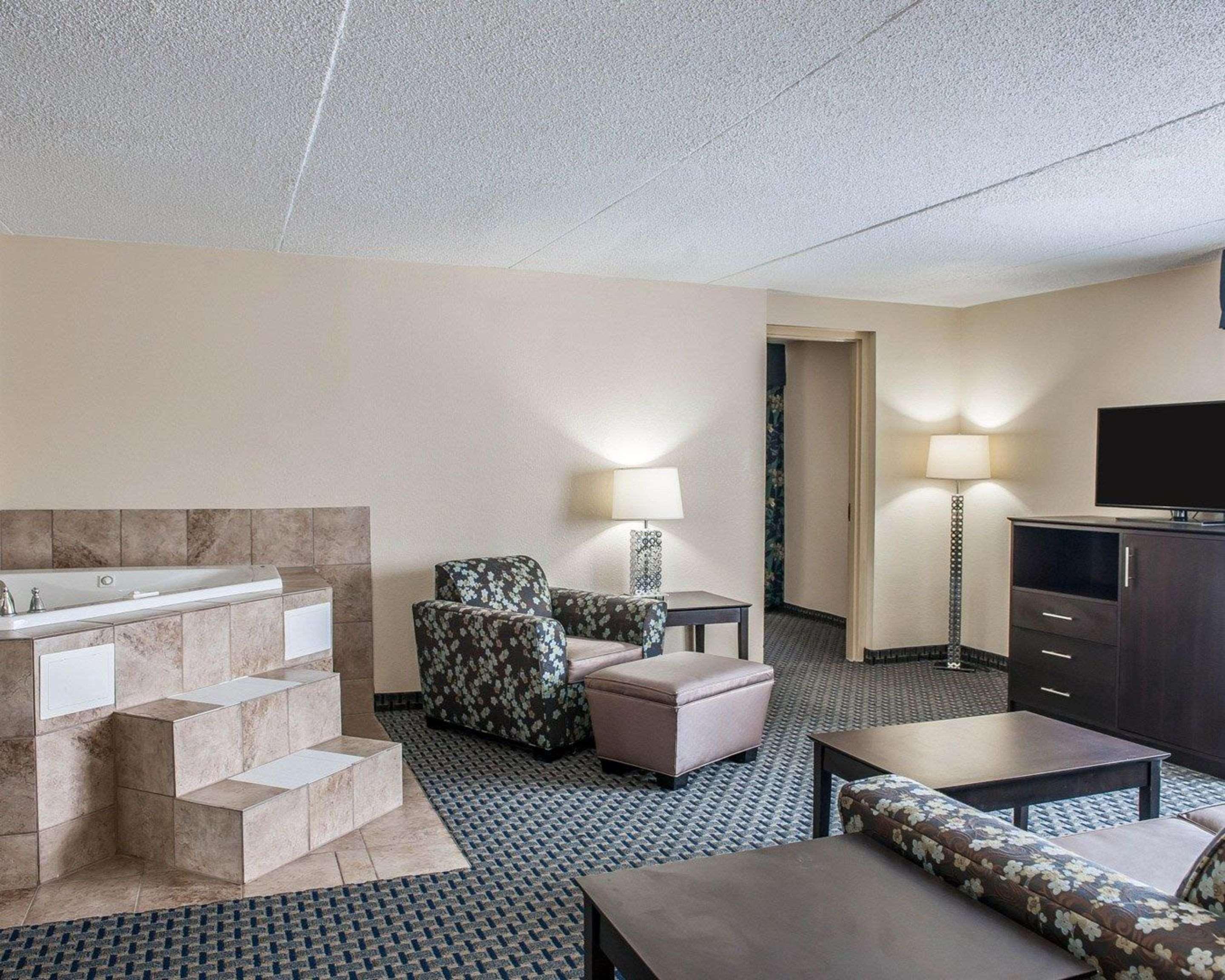 Quality Inn Terre Haute University Area Exterior foto