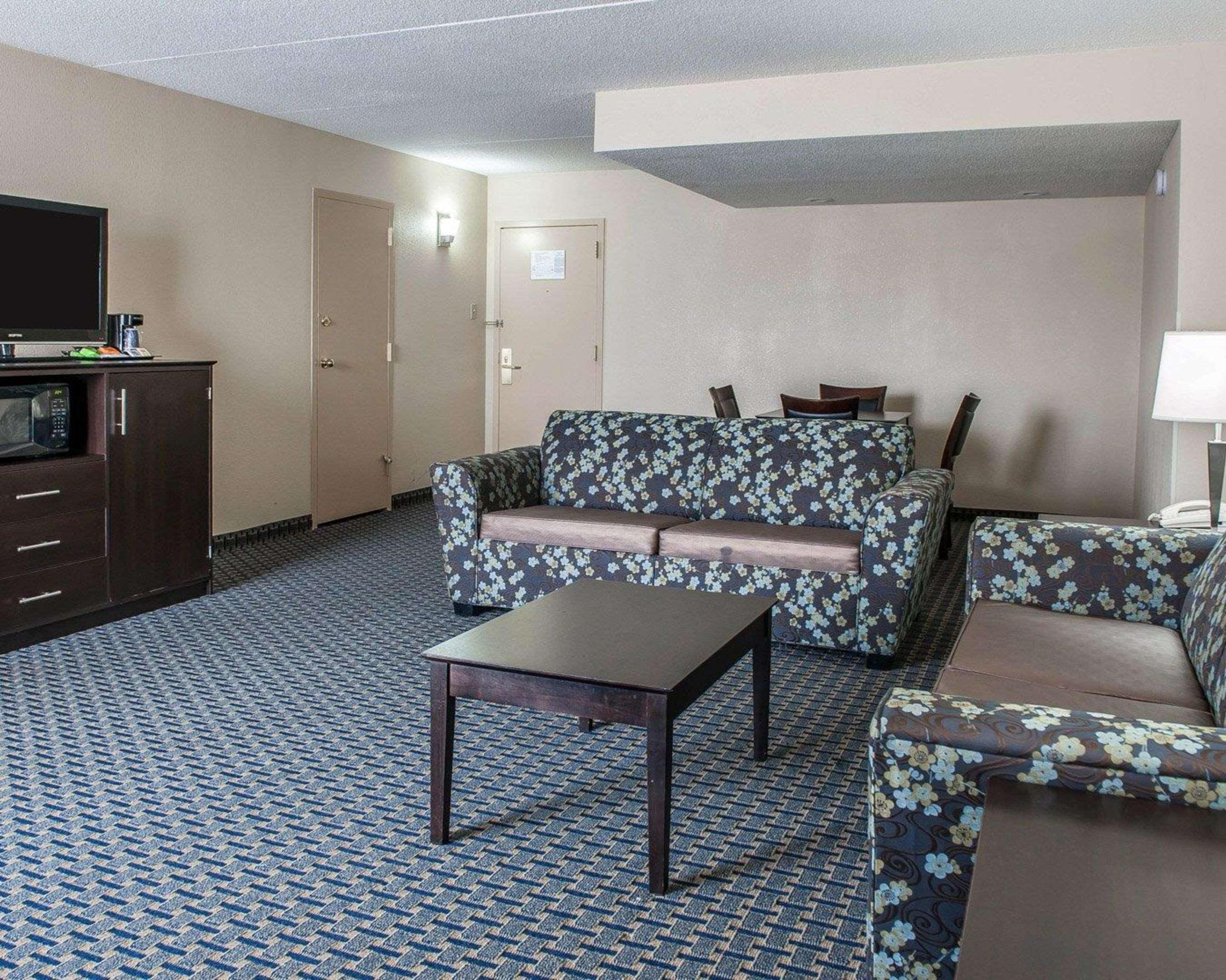Quality Inn Terre Haute University Area Exterior foto